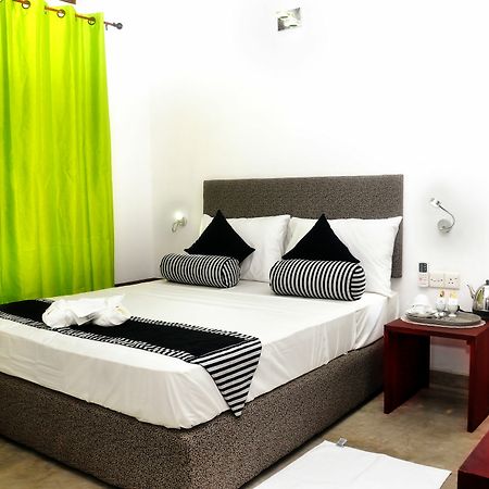 Aaranya Residence キャンディー エクステリア 写真