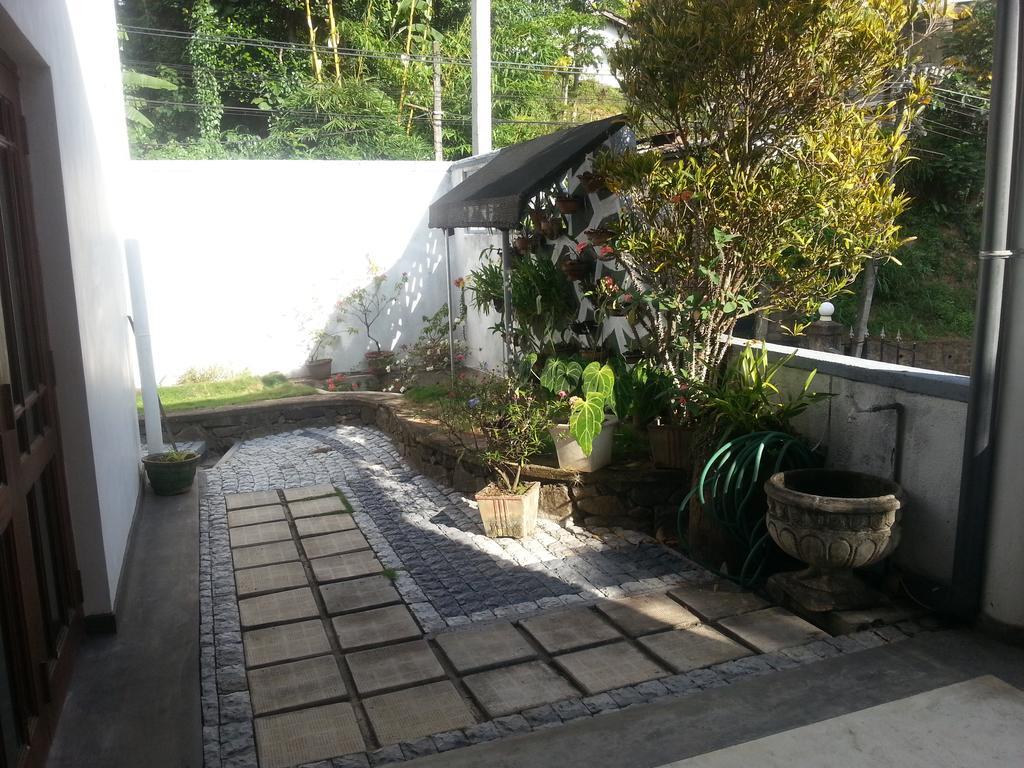 Aaranya Residence キャンディー エクステリア 写真