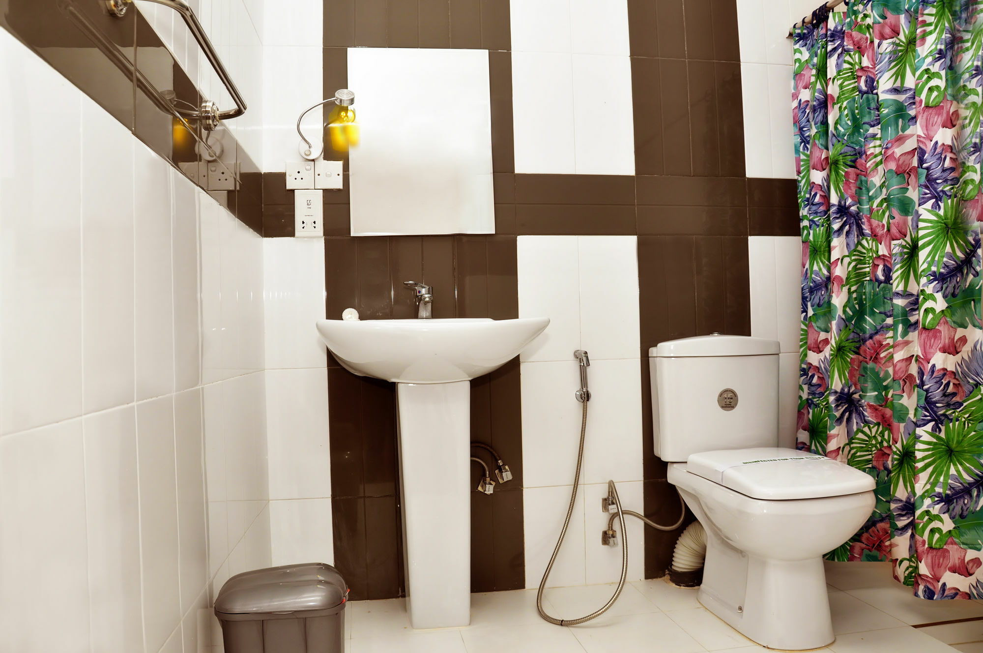 Aaranya Residence キャンディー エクステリア 写真